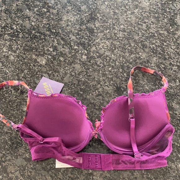Women’s bra - Picture 2 of 3